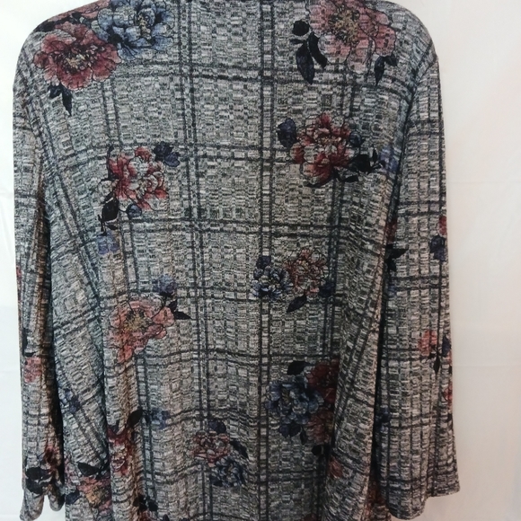 Apt.9 Sweater open front floral Blue and Red flower Danity black and Grey - Picture 3 of 3